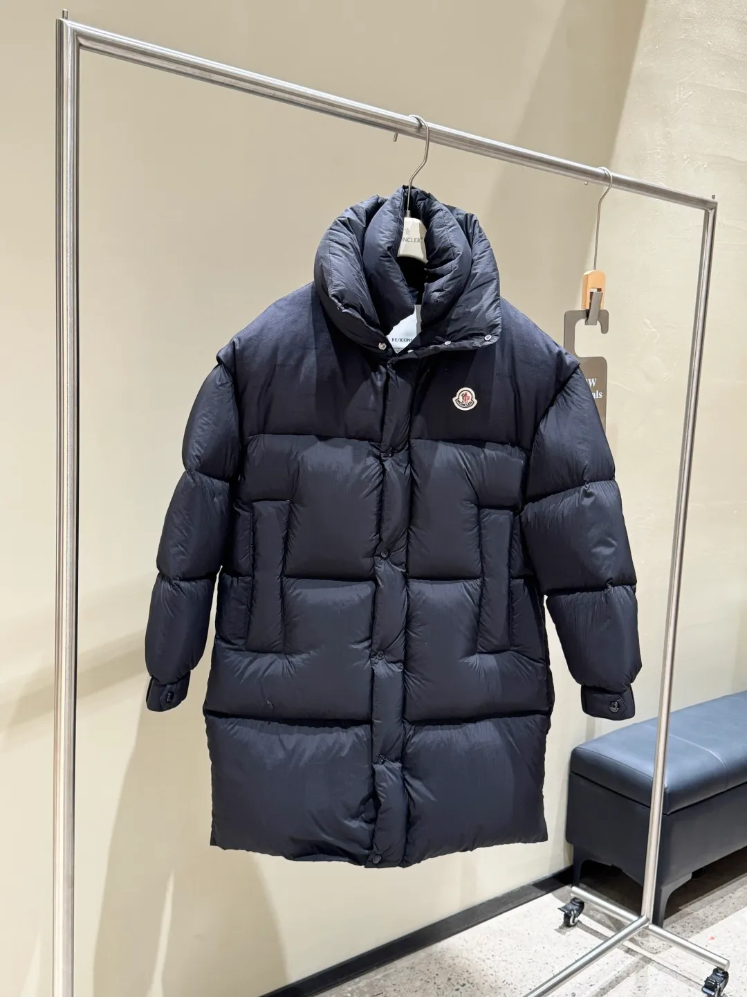Authentic :【Original Series】（90 ） Moncler / 25𝒔𝒔 Verone ， -40℃， Same Style#T 61# Size：12345 ：Black，Khaki